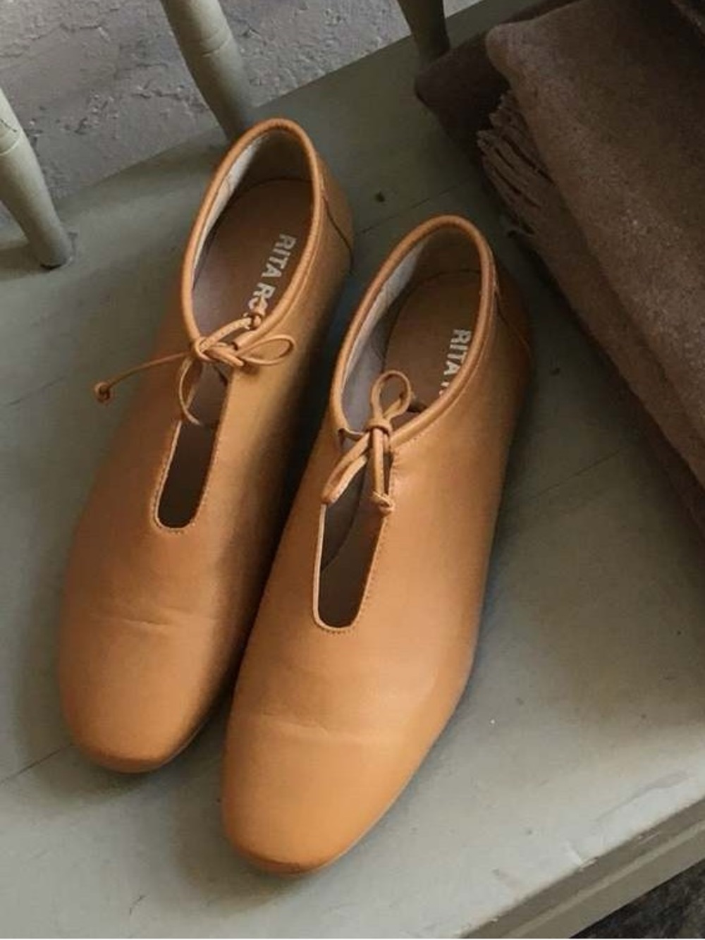EUC Rita Row Uno Leather Flat in Tan size US 7